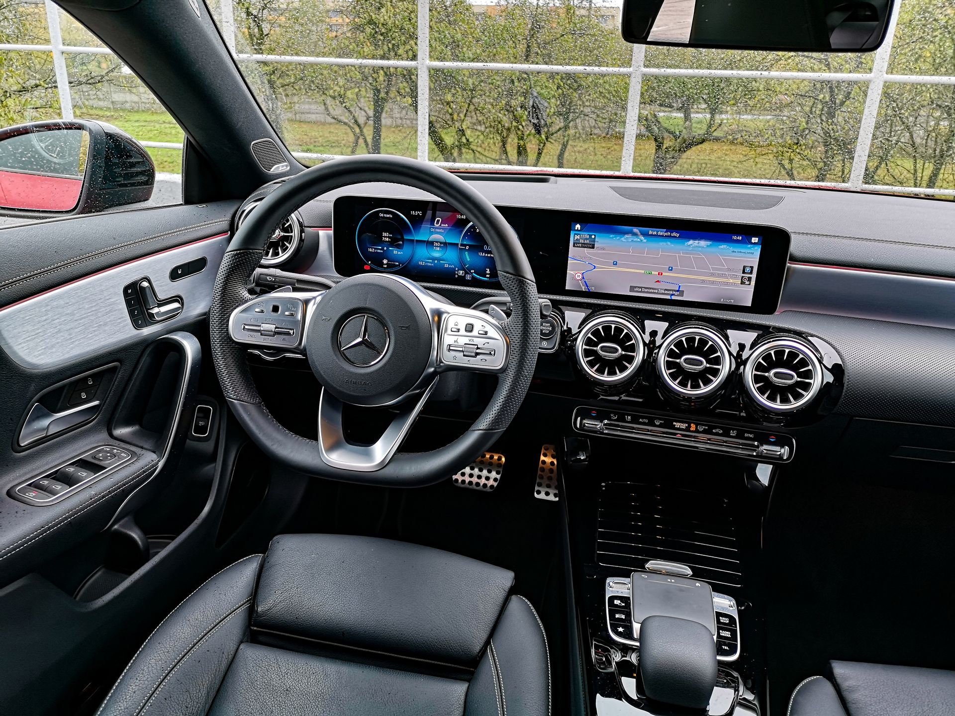 Mercedes CLA: System MBUX, wirtualny kokpit i audio Burmester 43