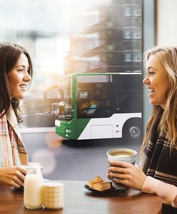 W Białymstoku klienci Banku Pekao oszczędzają na biletach i zgarniają nagrody – 4000 voucherów na kawę i 1000 smart bandów.