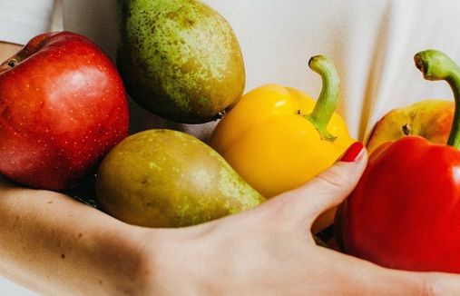 Jabłka i truskawki najpopularniejszymi owocami w Polsce. Wśród warzyw królują pomidory i ziemniaki