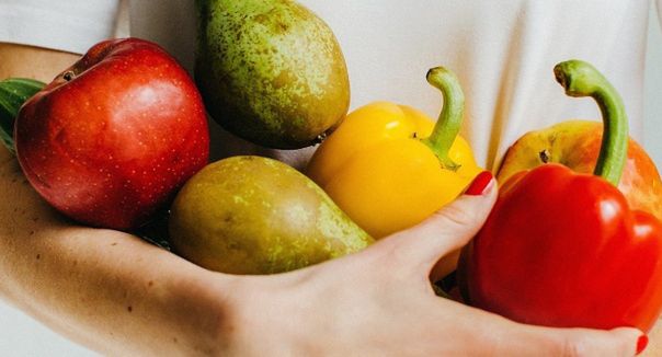 Jabłka i truskawki najpopularniejszymi owocami w Polsce. Wśród warzyw królują pomidory i ziemniaki