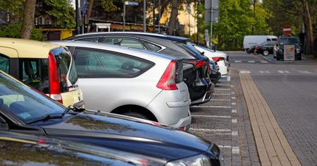 Parkujesz w ten sposób? Możesz dostać mandat
