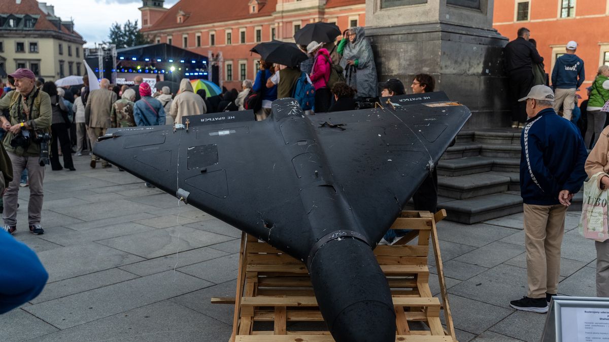 Warsaw Celebrates Ukraine's Independence Day
A HESA Shahed 136 one-way attack drone, also known by its Russian designation Geran-2, is displayed during celebrations marking the 35th anniversary of Ukraine's independence at Castle Square in Warsaw, Poland, on August 24, 2026. The Iranian-designed drone is displayed as a symbol of the weapons used against Ukraine during the ongoing war. (Photo by Marek Antoni Iwanczuk/NurPhoto via Getty Images)
NurPhoto
polish government, ukrainian community, poles, independence day, ukrainian independence, ukrainian diaspora, polish ukrainian relations, geran 2, poland ukraine, defense, shahed 136, geran drone, captured drone, shahed-136, polish sejm, ukrainian war, polish politicians, polish belarusian relations, warsaw city centre, hesa shahed 136, aerial attack, august 24, ukrainian independence day, geran-2, iranian drone, 35th anniversary, warsaw  castle, iran drone, iranian-made drone, iranian military technology, august 2026, russian drone