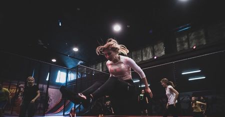 Park trampolin Jump XL zaprasza – skoczna rozrywka za dyszkę dla każdego!