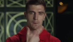 Krzysztof Piątek w roli napastnika w reklamie Netflixa promującej „Dom z papieru” (wideo)