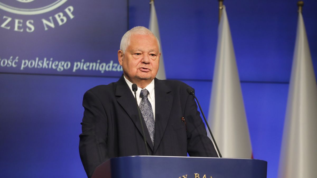 Na zdjęciu prof. Adam Glapiński na konferencji prasowej w Narodowym Banku Polskim