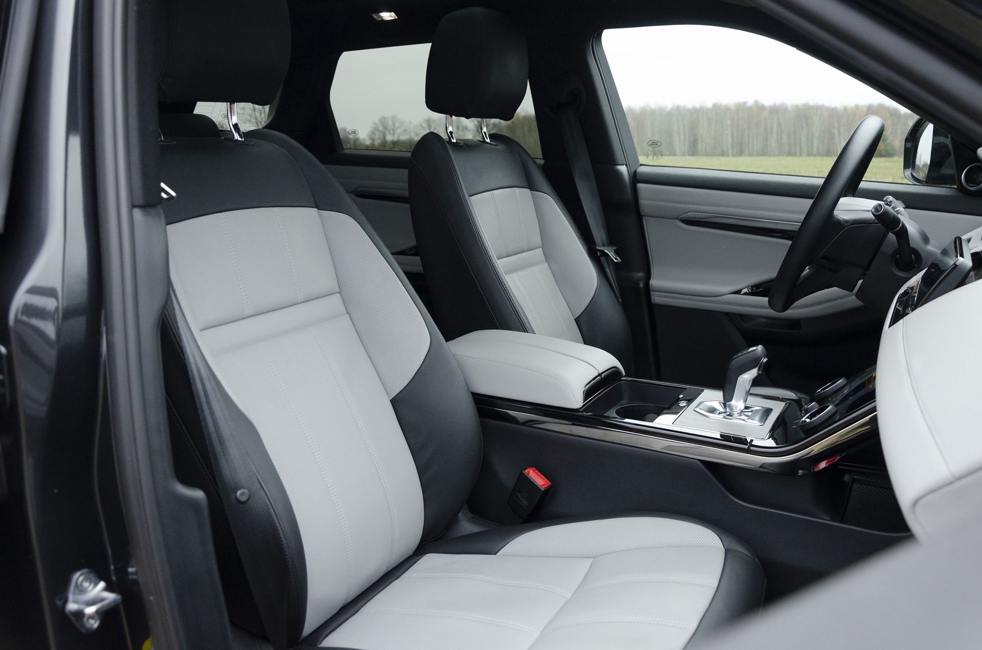 Alfa Romeo Tonale vs. Range Rover Evoque