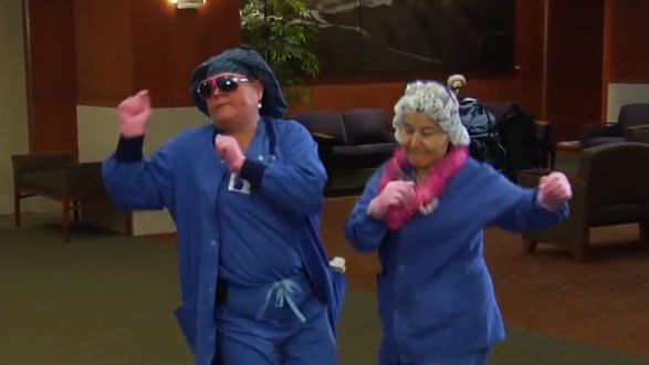 Tańczący lekarze robią furorę na YouTube 1