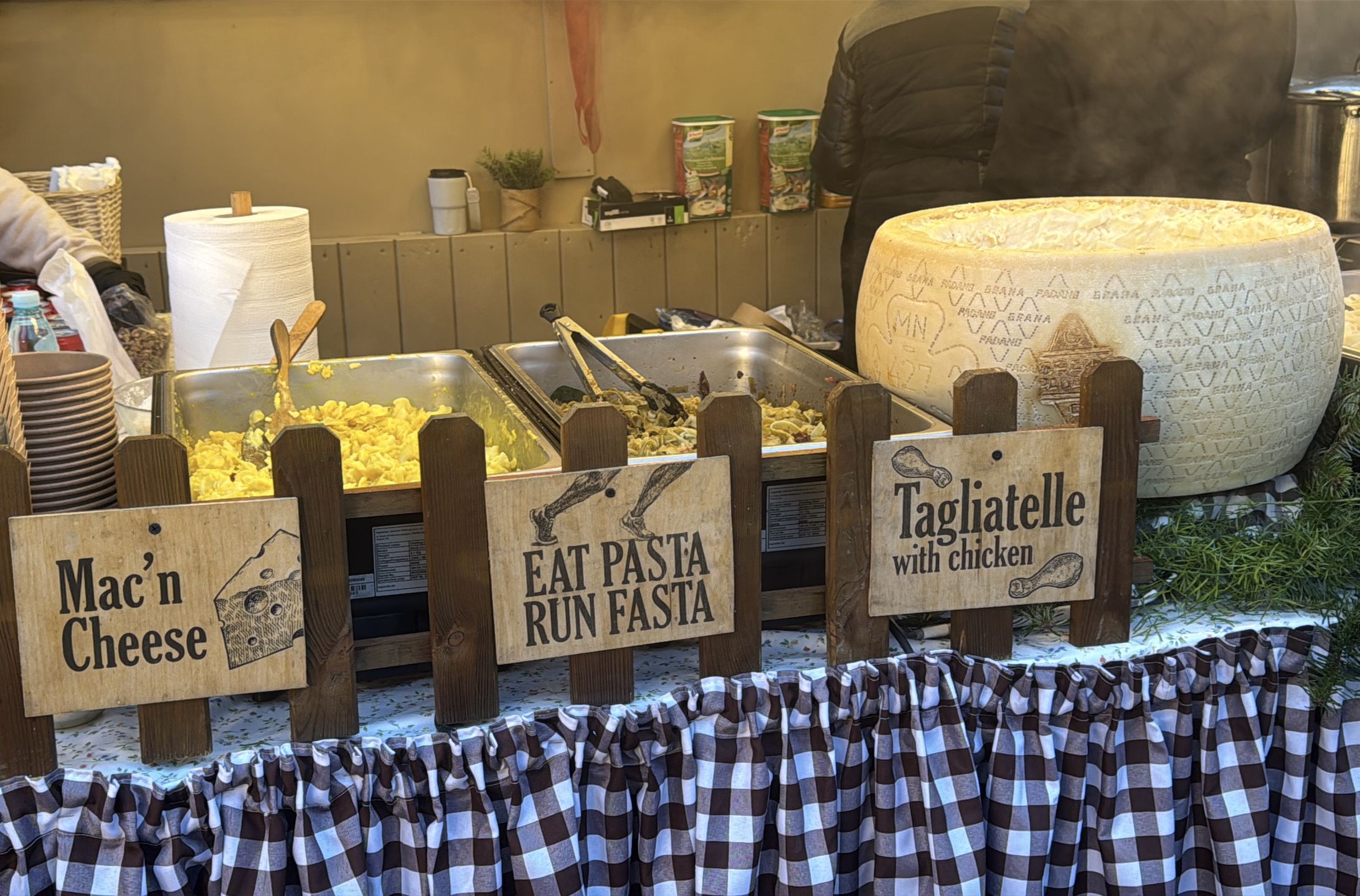 Nie zabrakło makaronów na świątecznym jarmarku.