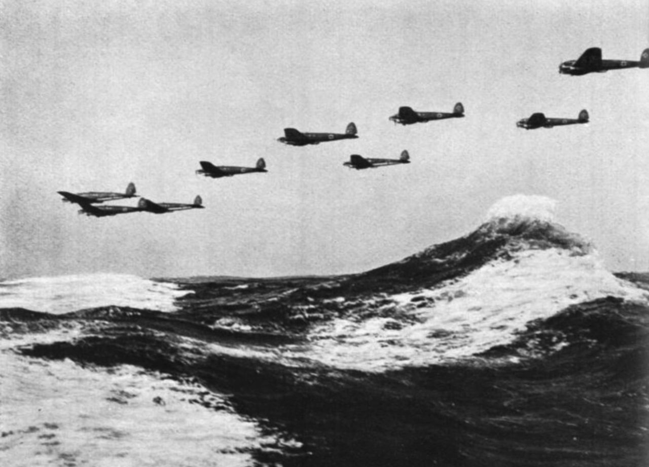 Formacja niemieckich samolotów nad kanałem La Manche