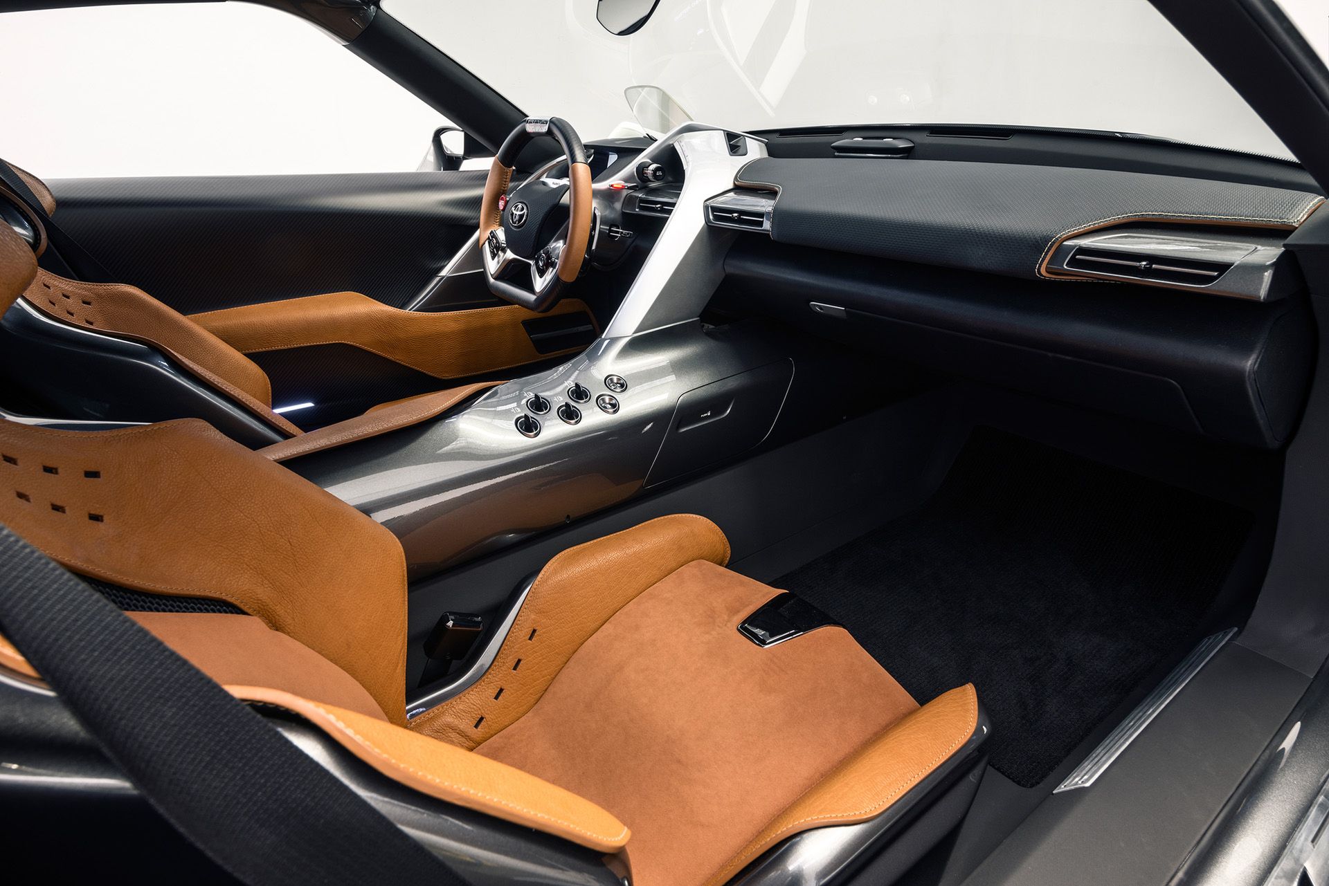 Koncepcyjna Toyota FT-1 w nowej galerii zdjęć 19