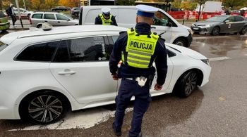 Warszawa: Wielka akcja policji. Kierowcy przewozów pod lupą