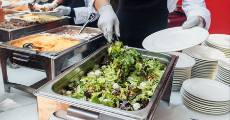 Nowy obowiązek w restauracjach. Zmiany od lutego 2027 r.