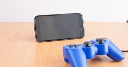 5 gier, które przywędrowały na urządzenia mobilne z konsol i pecetów [Android, iOS i Windows]