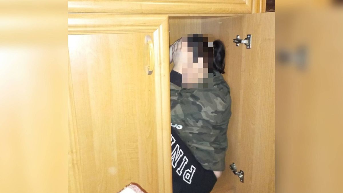 Szafa posłużyła jako kryjówka 35-letniej kobiecie