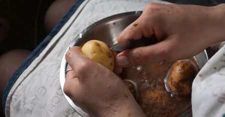 Nie jedz takich ziemniaków. Są trujące