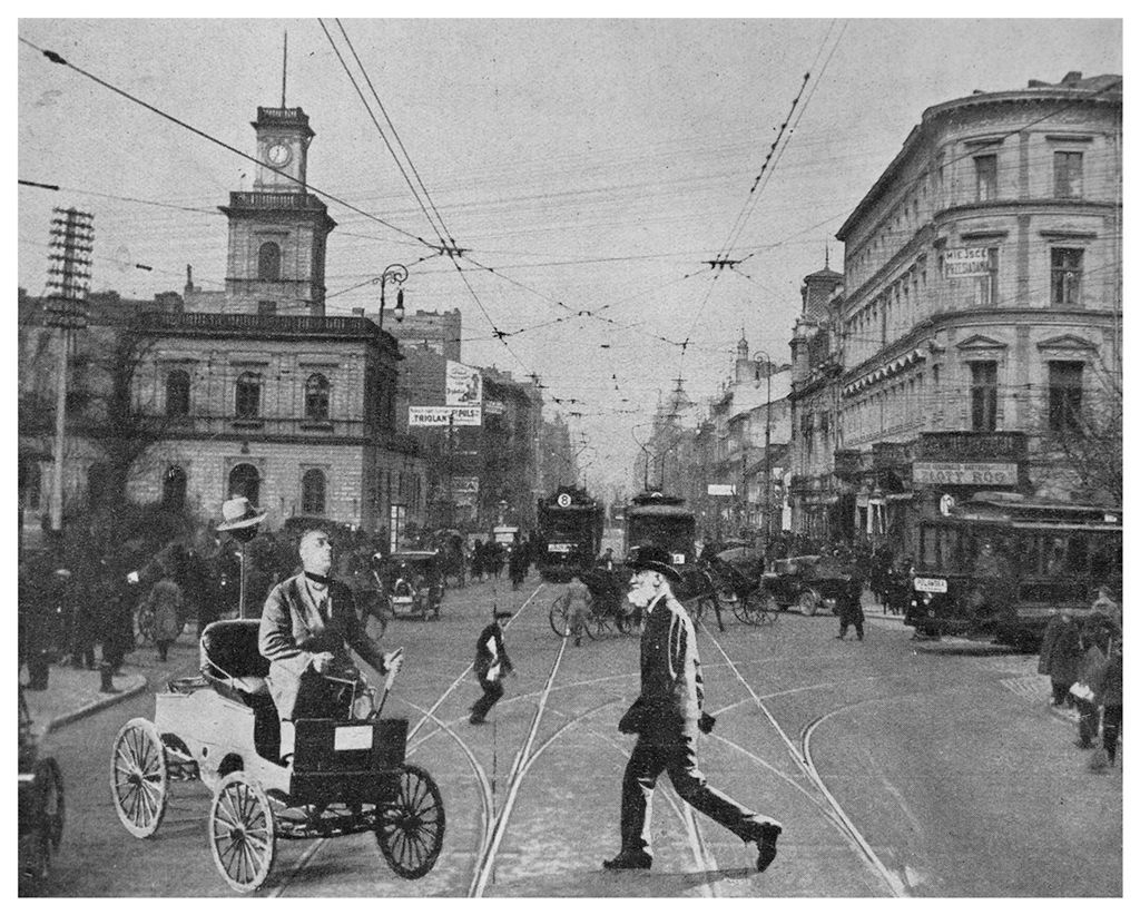 Poznajcie historię Marjana Fuksa - pierwszego fotoreportera II RP. Trwa wystawa jego fotografii 10