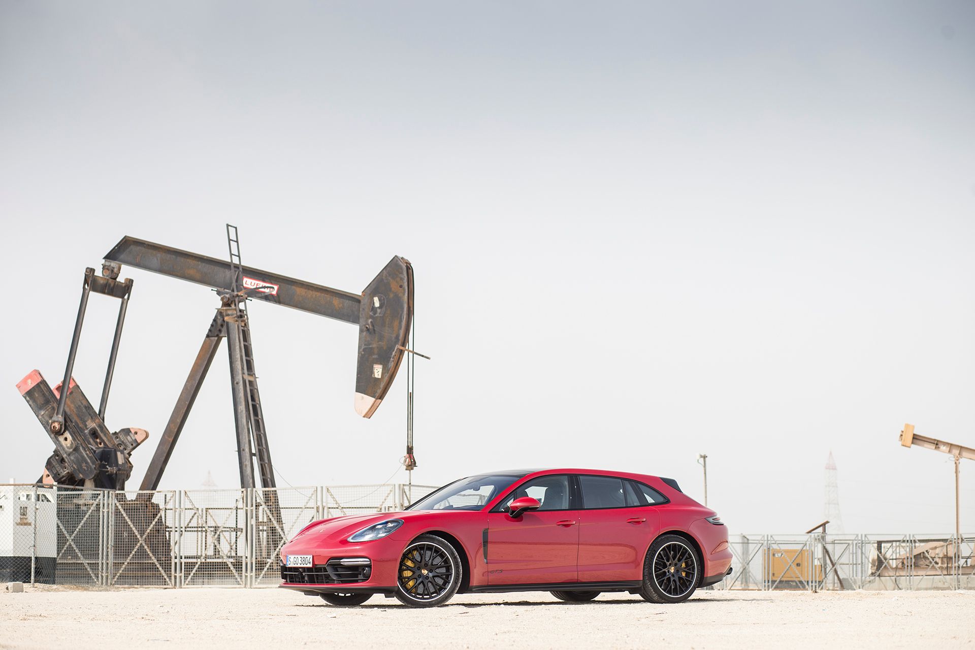 Liczące co do milimetra taką samą długość i rozstaw osi nadwozie kombi w praktyce nie wpłynęło na właściwości dynamiczne i osiągi tego modelu.