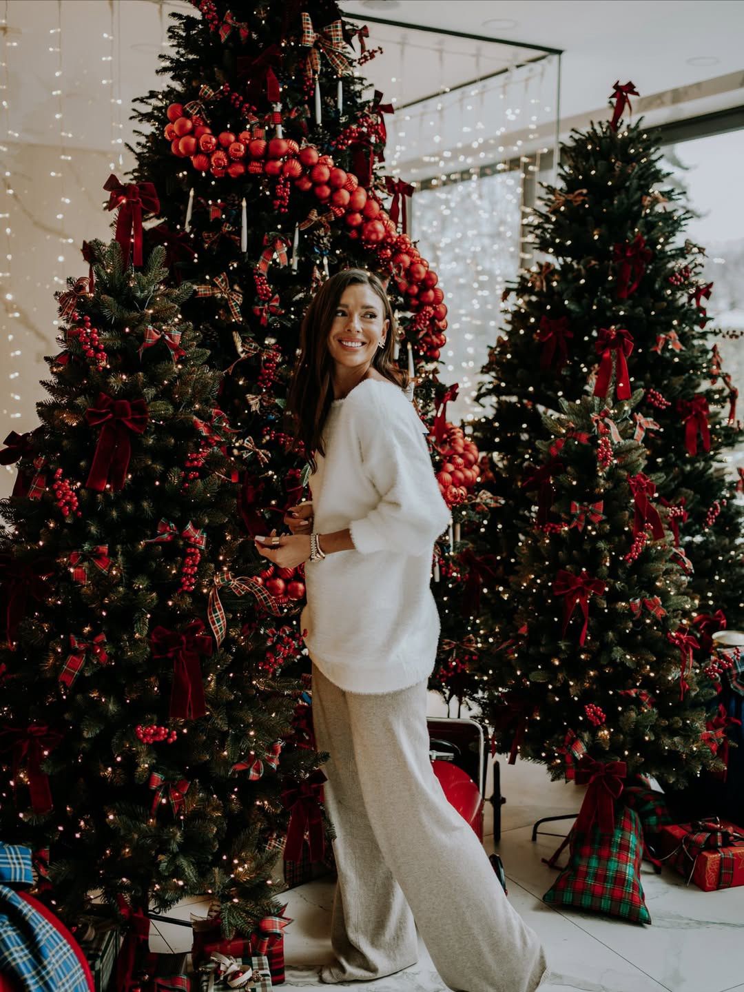 W domu Klaudii Halejcio stoją gigantyczne choinki