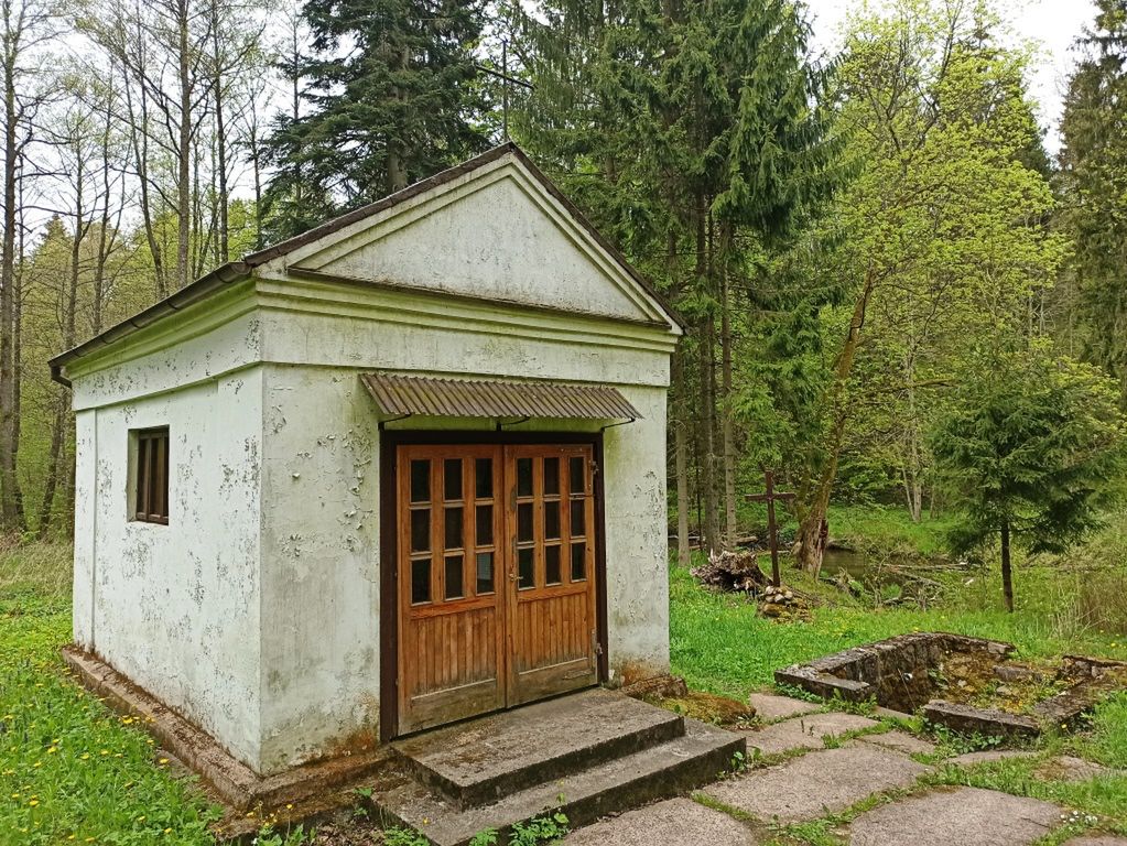 Kaplica przy cudownym źródełku