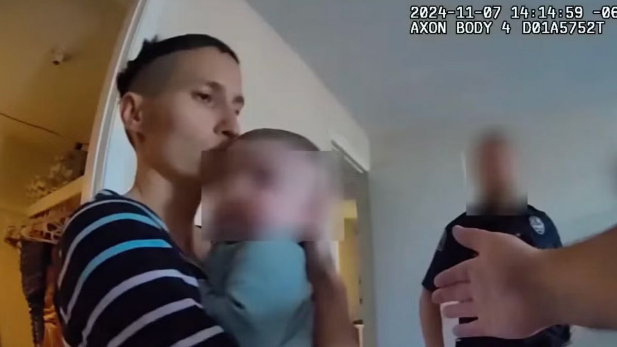 Kobieta ruszyła na interweniujących policjantów z nożem w ręku