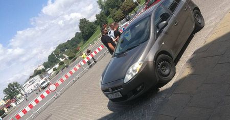 Złodziej łańcuszków zatrzymany. Nastolatek ukrywał się przed policją