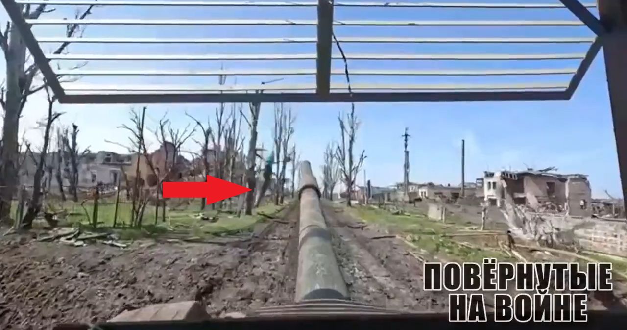Nagranie z rosyjskiego czołgu. Nagle nadleciała ukraińska maszyna