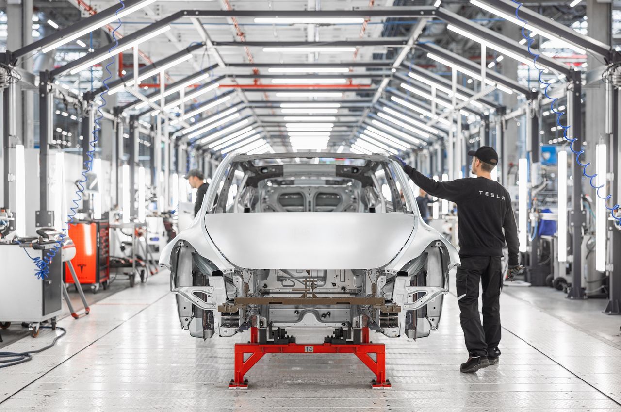 Niemiecka fabryka Tesli z problemami. A Musk znów obiecuje