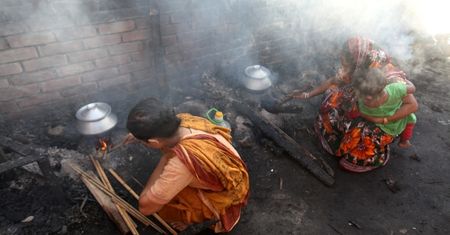 Pożar w Bangladeszu skutkiem podpalenia. Szukają winnych