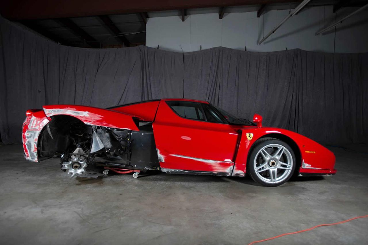 Rozbite Ferrari Enzo na sprzedaż za 376 tys. dol