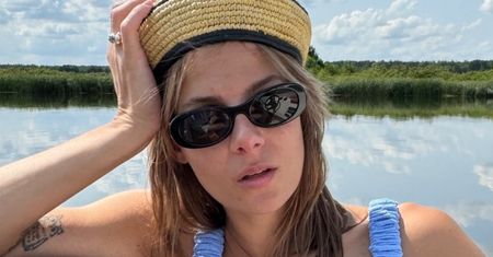 Marta Wierzbicka pręży się w bikini na motorówce (FOTO)