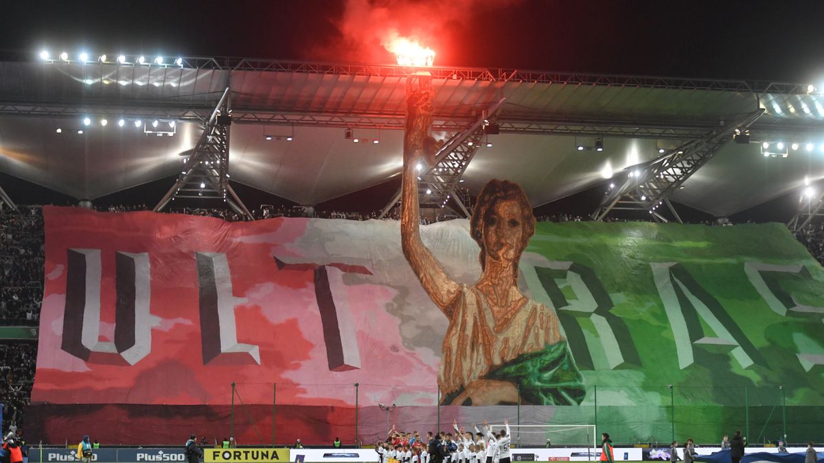 Oprawa stadionowa kibiców Legii Warszawa przed meczem z Widzewem Łódź