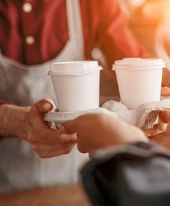Nieuprzejmi klienci płacą dwa razy więcej — taką zasadę wprowadził właściciel pewnej kawiarni