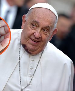 Sprzedają różańce błogosławione przez papieża. Ceny? Lepiej usiądźcie