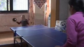 3,5-latek zachwyca świat! To prawdziwy mistrz ping-ponga (wideo)