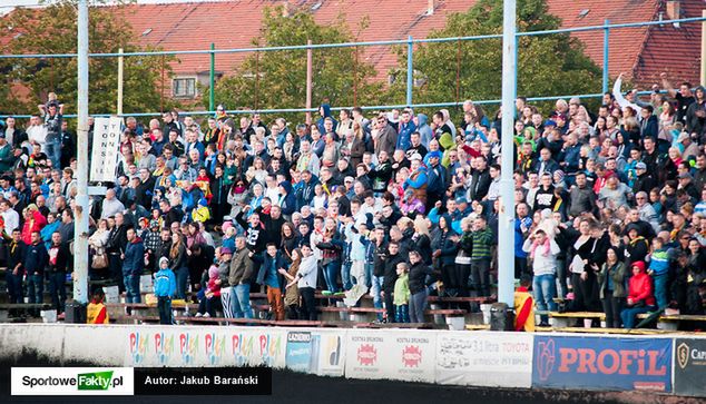 Pilski stadion wypełnił się niemal do ostatniego miejsca