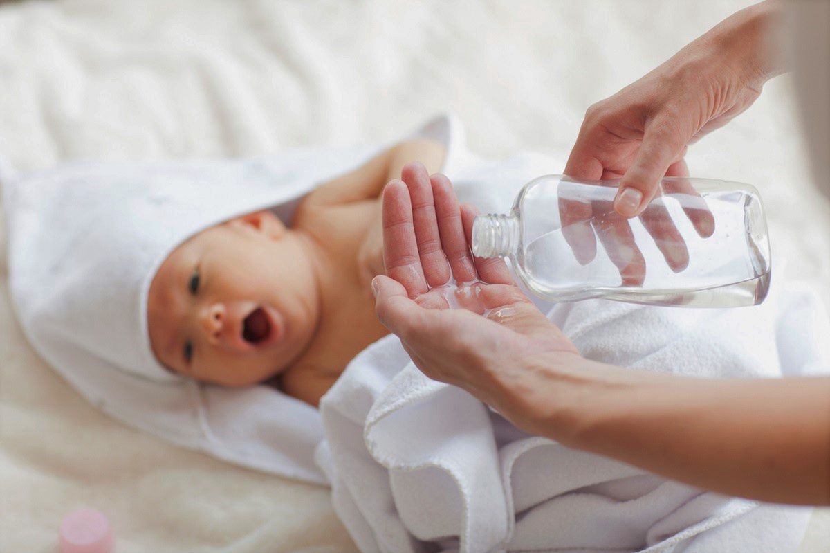 From caring for infants to effective home hacks: Discovering the versatile uses of baby oil