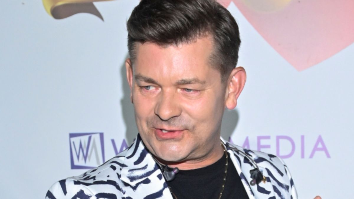 fot. AKPA
buty czarne, buty na grubych podeszwach, festiwal, Festiwal Weselnych Przebojów, jeansy wytarte, koszulka czarna, sylwetka, koncert, Zenon Martyniuk