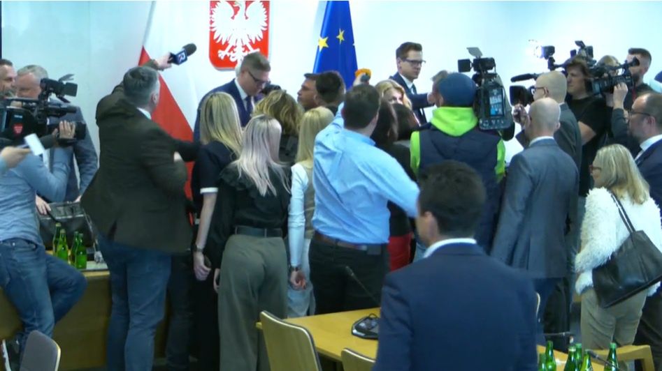 Nawrocki nie przyszedł na komisję. "Pomagał czy ustawił sobie ratki"