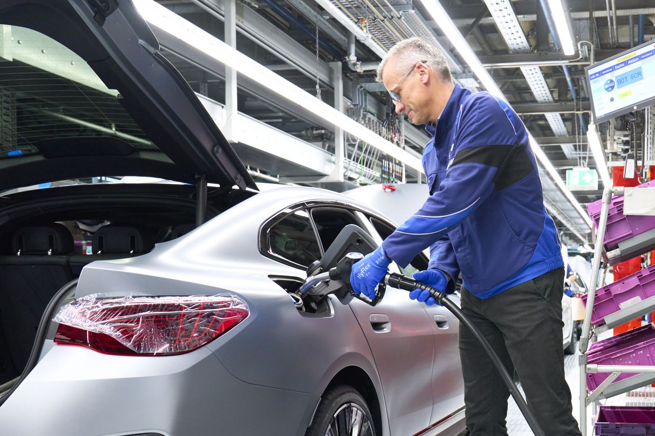 BMW tankowane nowym paliwem. HVO nadzieją spalinowej motoryzacji
