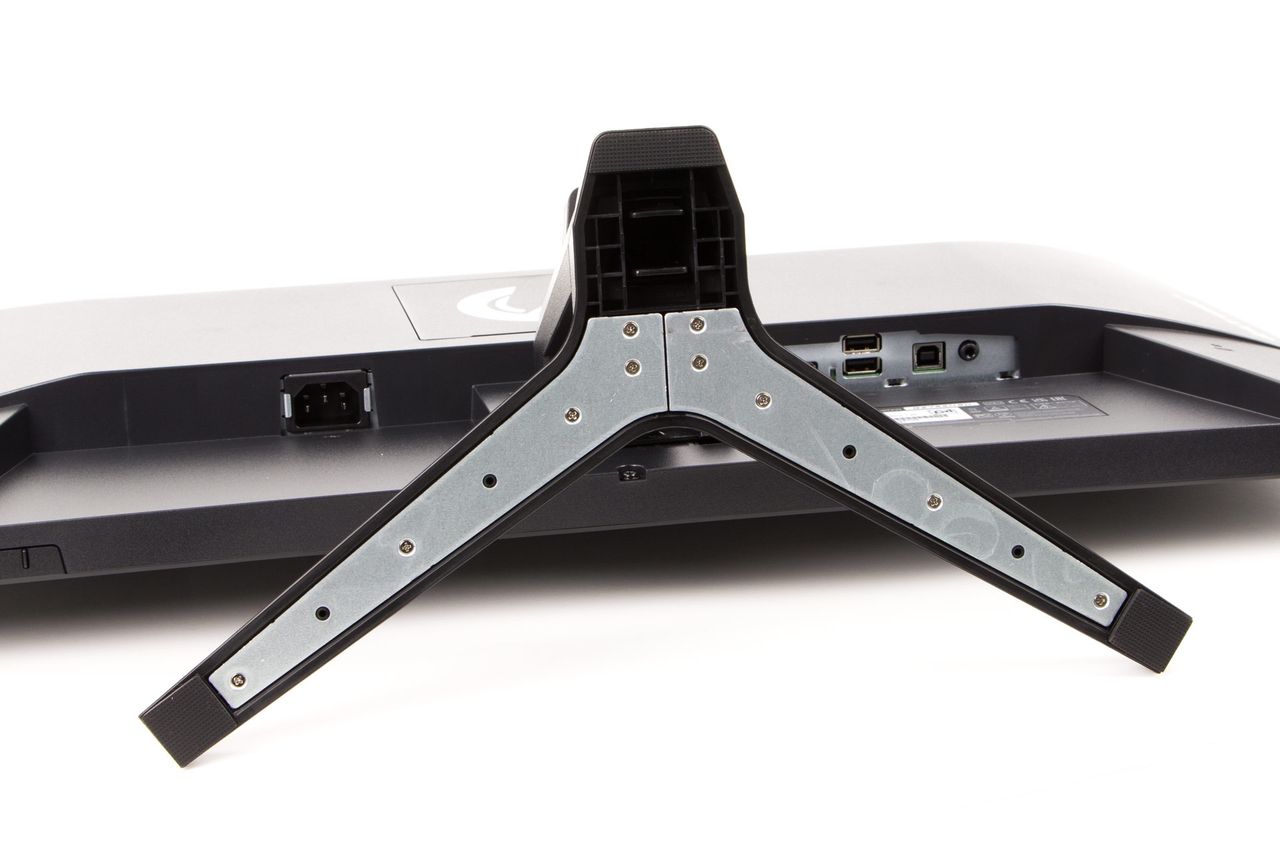 iiyama G-Master G2755HSU Black Hawk - mocowanie podstawy na klik
