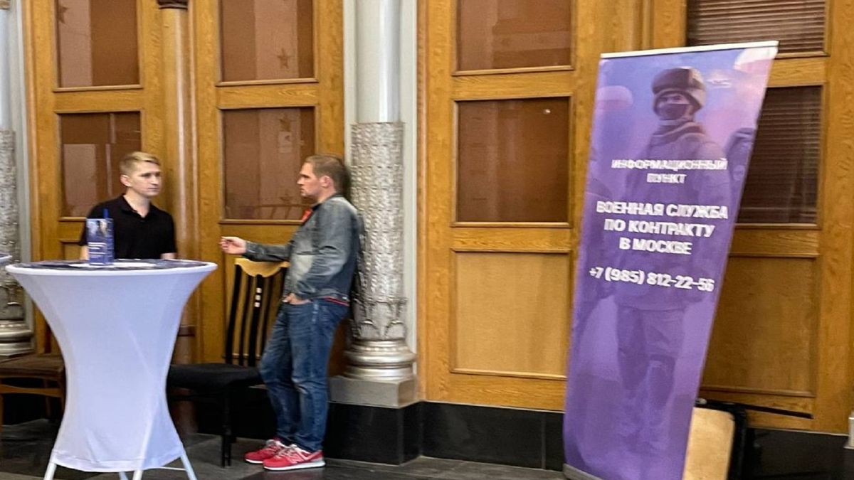 W moskiewskim metrze jest punkt informacyjny.