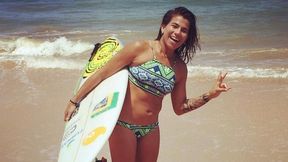 Sponsorzy ją ignorują, bo jest za brzydka? Gwiazda surfingu ma problem