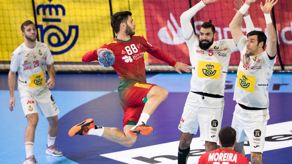 Getty Images / David S. Bustamante / Na zdjęciu: Fabio Magalhaes (z piłką)