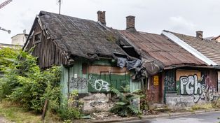 Kraków: Ludwinów pełen kontrastów. Luksusowe osiedle w centrum, a tuż za rogiem popadające w ruinę dziewiętnastowieczne domy