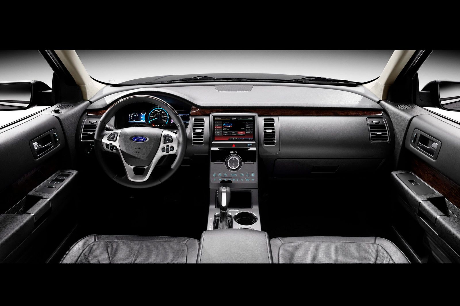 2013 Ford Flex: Flex offers the new generation of My Ford Touch(R), rear-inflatable belts, collision-avoidance technologies, rain-sensing wipers, keyless entry, first-row heated and cooled seats, power-fold mirrors and an optional new appearance package. (11/08/2011)