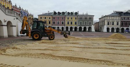 Lodowisko w Zamościu. Ślizgawka przed ratuszem