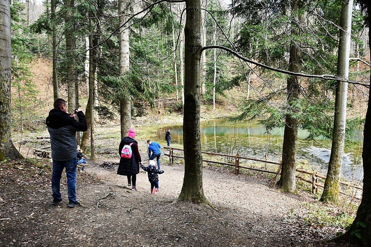 Odkryj Beskidzkie Morskie Oko. Idealne jezioro na rodzinny wypad