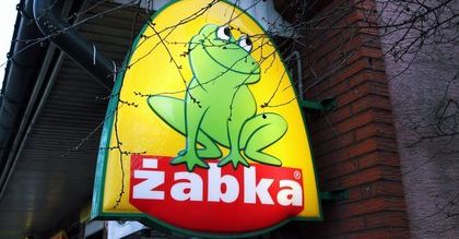 Żabka otwiera sklepy nad morzem. Będą czynne w nocy