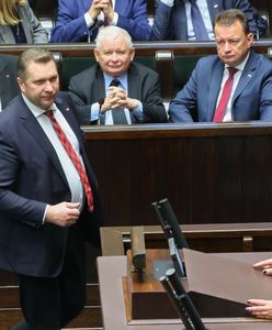 "Wiele wstrząsów". Były premier wieszczy "czarne lata" dla PiS