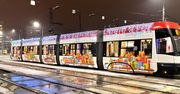 Świąteczny tramwaj w Warszawie. Niezwykły skład wyjechał pierwszy raz w historii